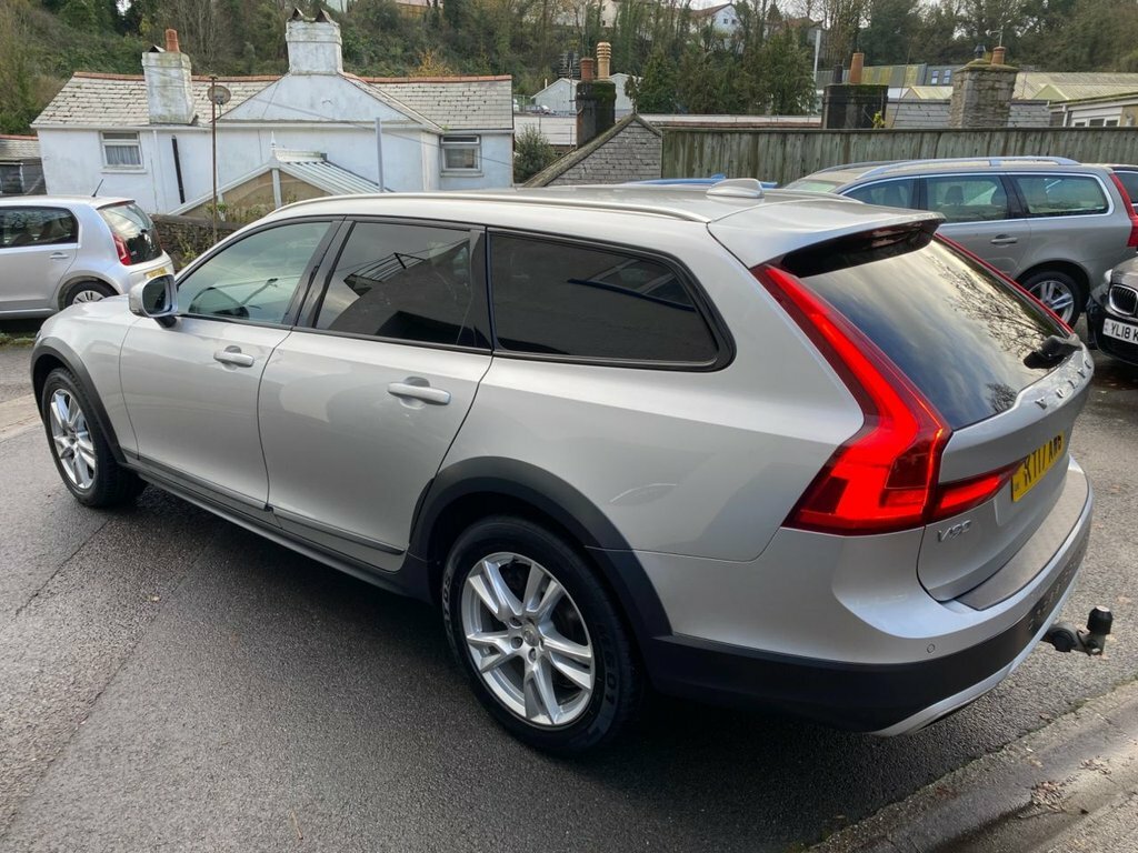 Volvo V90 Cross Country 2017 2.0 D5 Powerpulse Pro Estate KT17AWG Silver #3