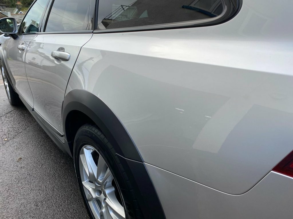 Volvo V90 Cross Country 2017 2.0 D5 Powerpulse Pro Estate KT17AWG Silver #4