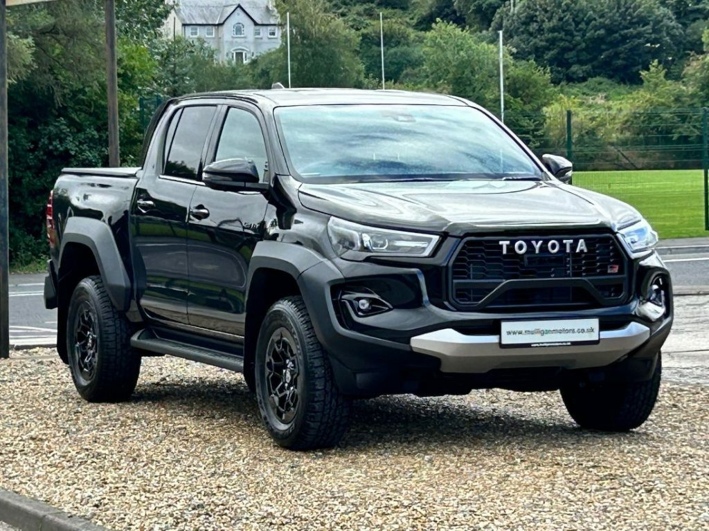 Toyota HILUX Pickup Black