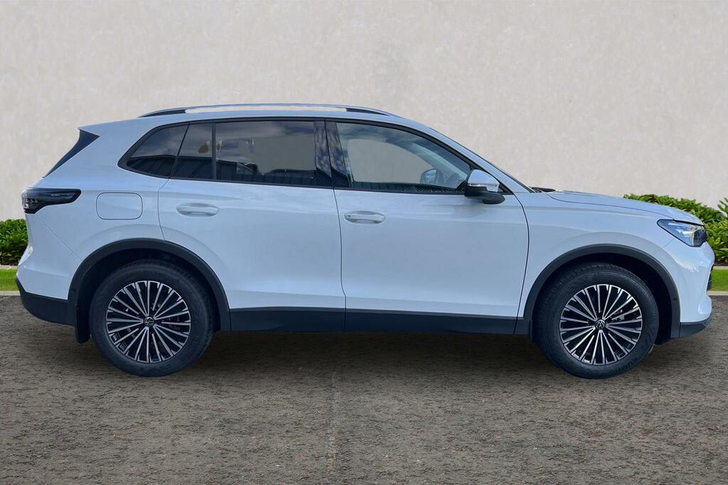 Volkswagen Tiguan 1.5 Etsi 150 Match Dsg WG75YRF White #4