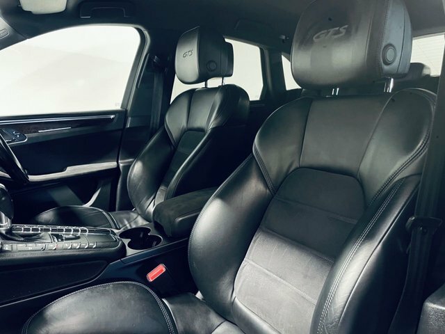 Porsche Macan V6 Gts Suv FL18VGO Black #2
