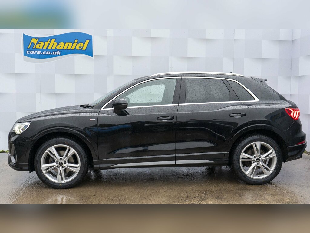 Audi Q3 Tfsi S Line VU22BVR #4