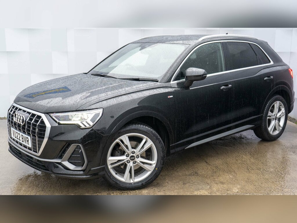 Audi Q3 Tfsi S Line VU22BVR #3