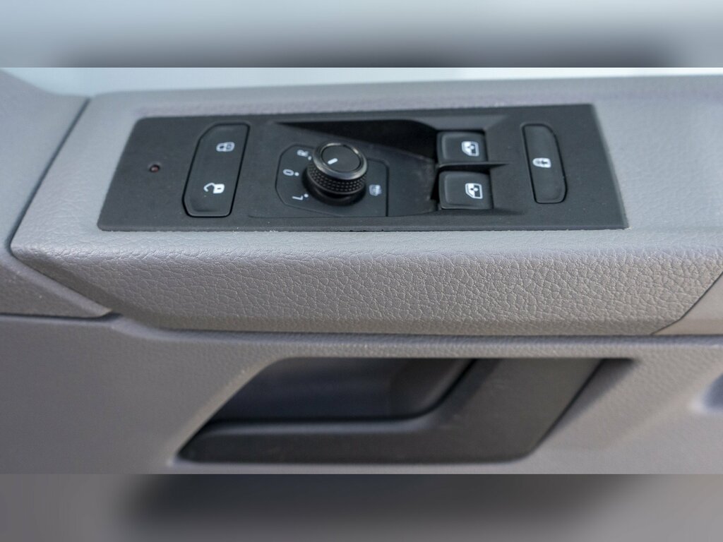 Volkswagen Transporter Shuttle Se Tdi CA21OFD  #4