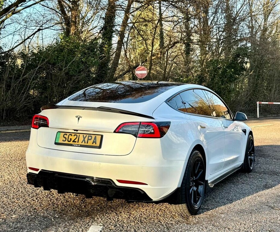 Tesla Model 3 Standard Range Plus 202121 White