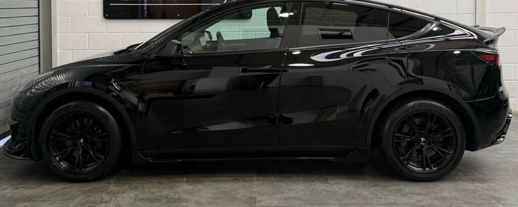 Tesla Model Y Auto 202272 LA72VVB Black #4