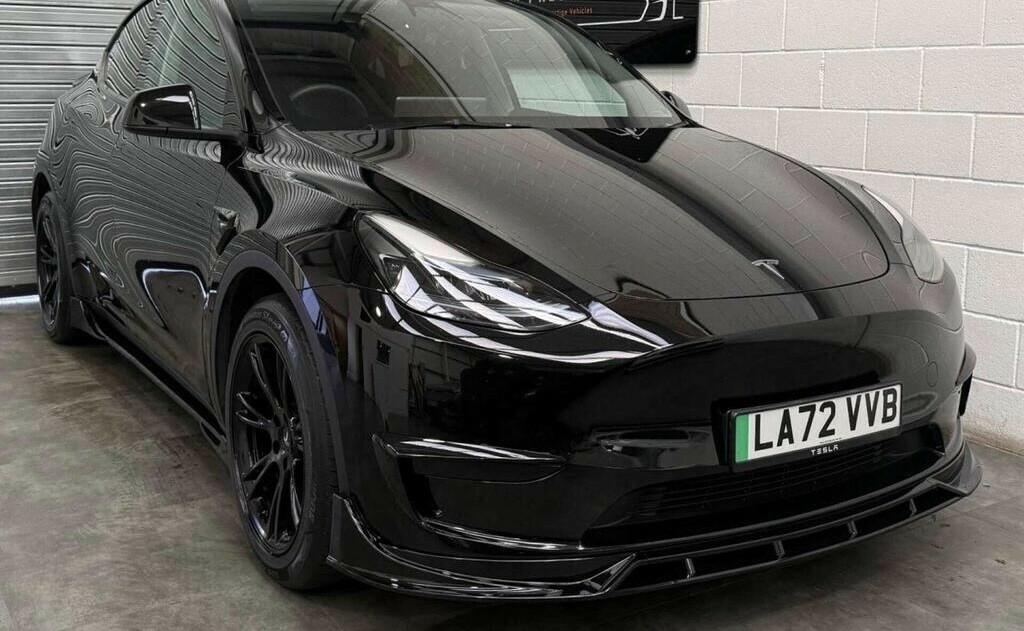 Tesla Model Y Auto 202272 Black