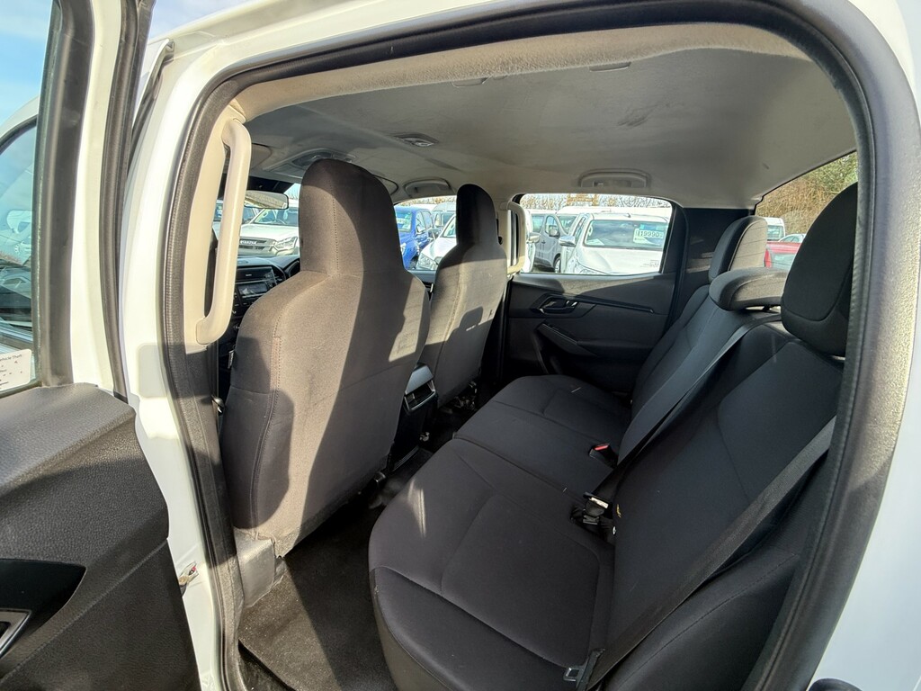 Isuzu D-Max Utility Dcb 4X4 Eu6 BX23UVV White #3