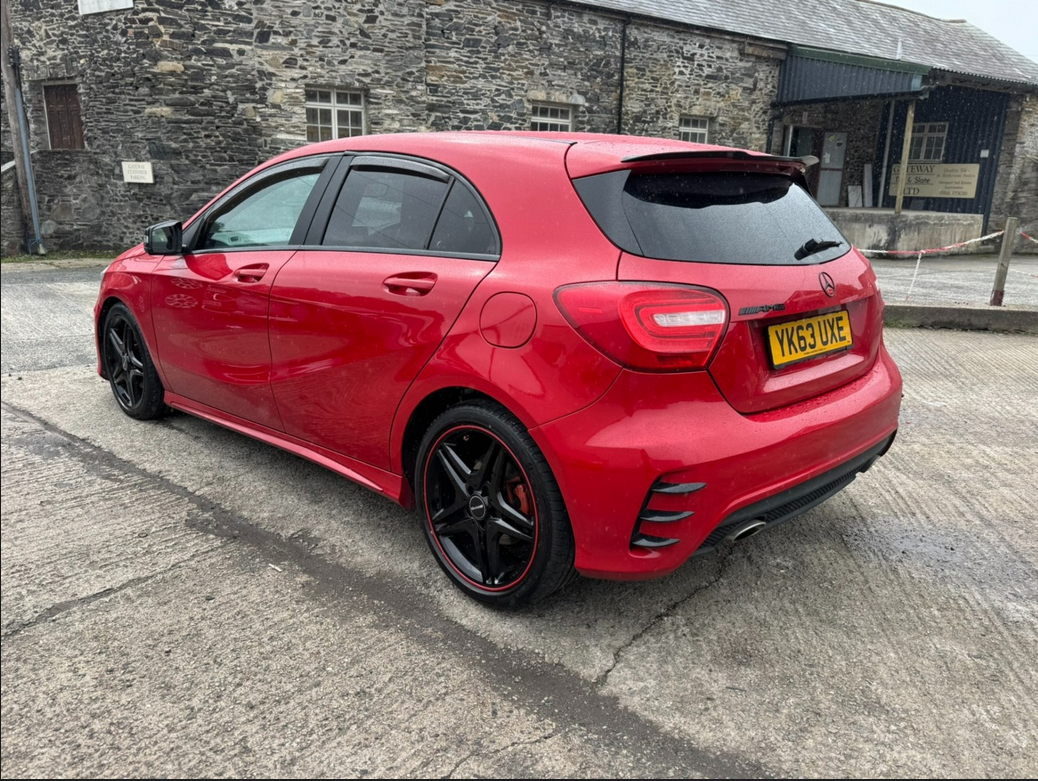 Mercedes-Benz A Class A200 Cdi Blueefficiency YK63UXE Red #4