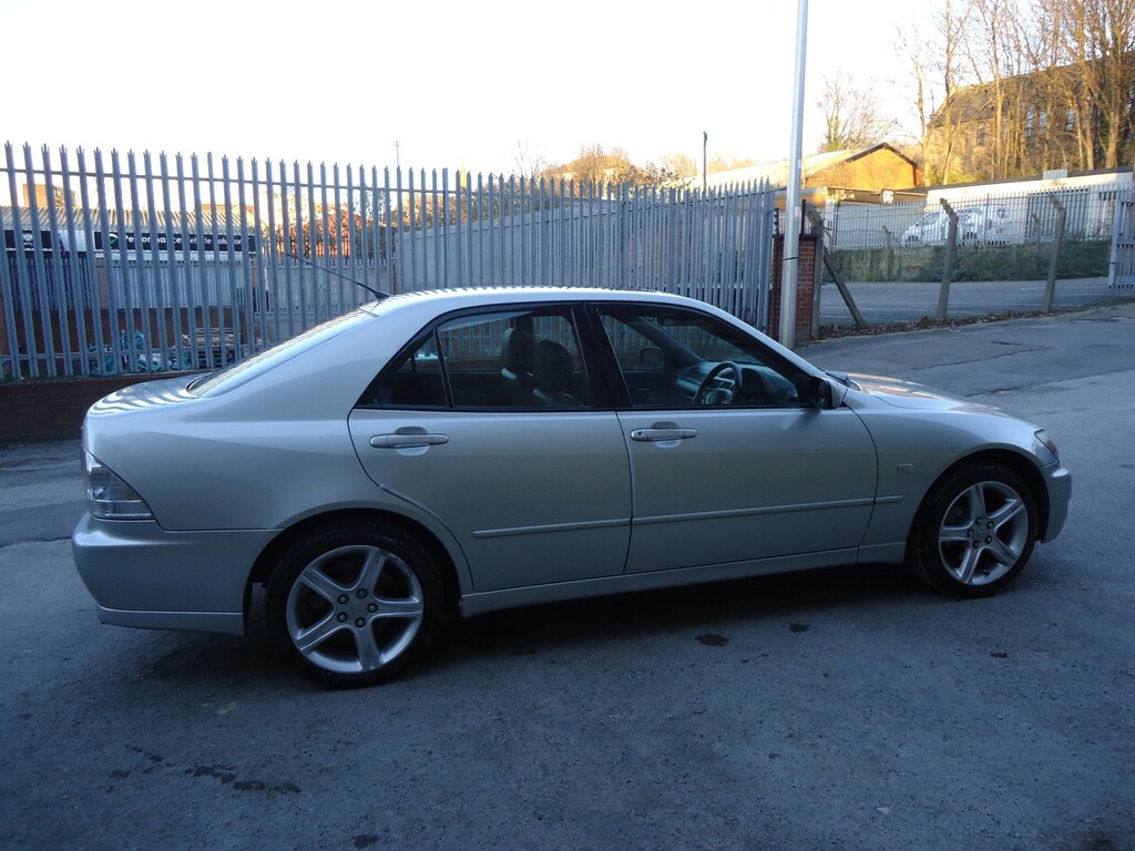 Lexus IS Saloon 2.0 200 Se 1999 Silver #5