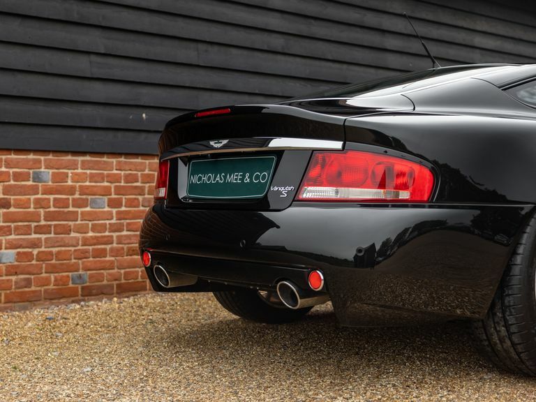 Aston Martin Vanquish 6.0 V12 Coupe T-tronicii Euro 5 565 Bh Black #25