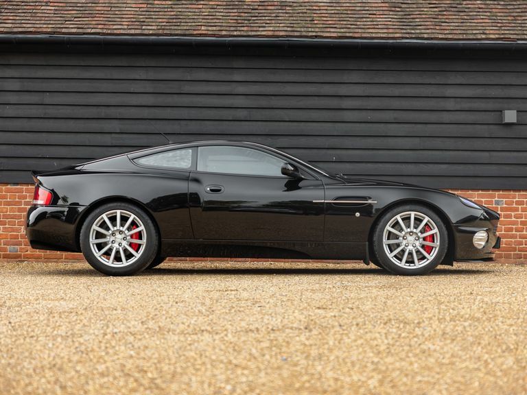 Aston Martin Vanquish 6.0 V12 Coupe T-tronicii Euro 5 565 Bh Black #2