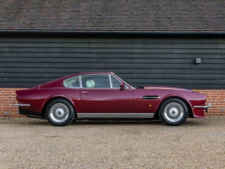 Aston Martin V8 X-pack - 5 Speed Red #2