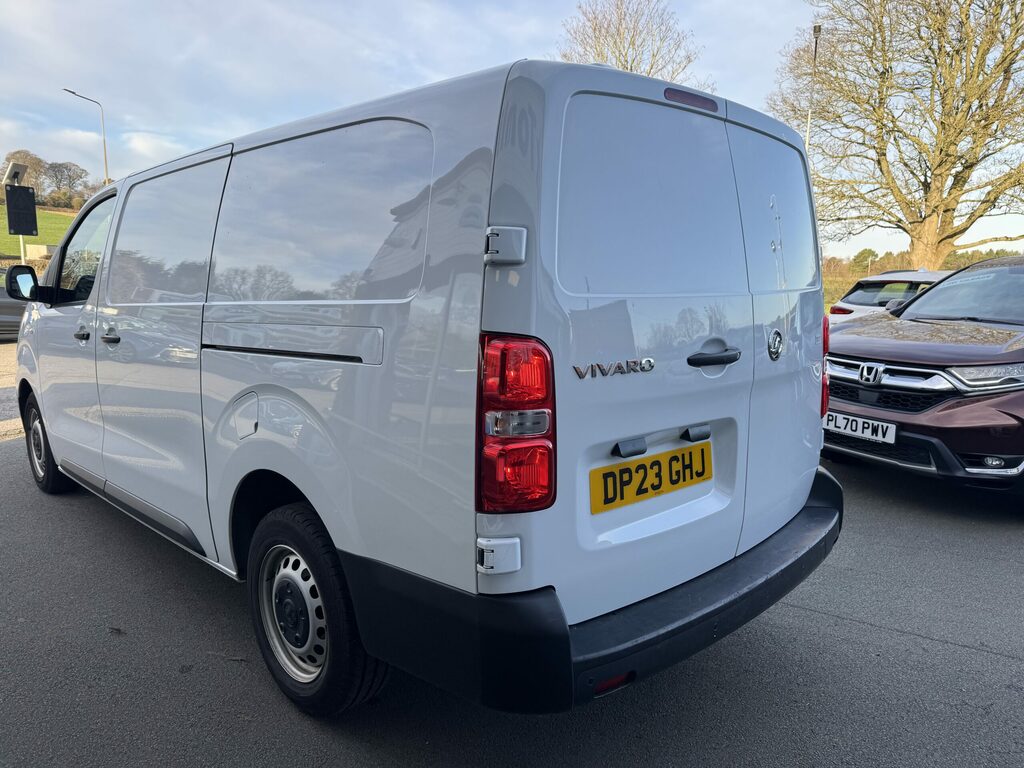 Vauxhall Vivaro Diesel DP23GHJ White #6