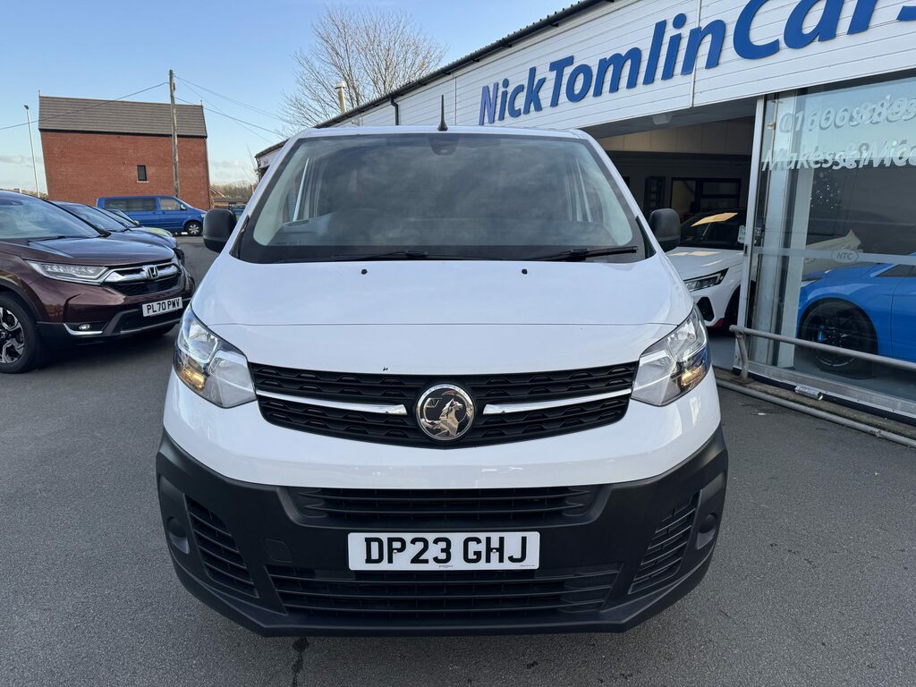 Vauxhall Vivaro Diesel DP23GHJ White #2