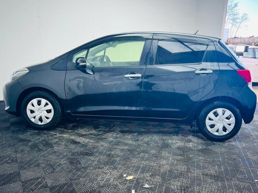 Toyota Yaris 1.33 Dual Vvt-i Icon Multidrive S Euro 6 2016 LJ66OGP Black #5