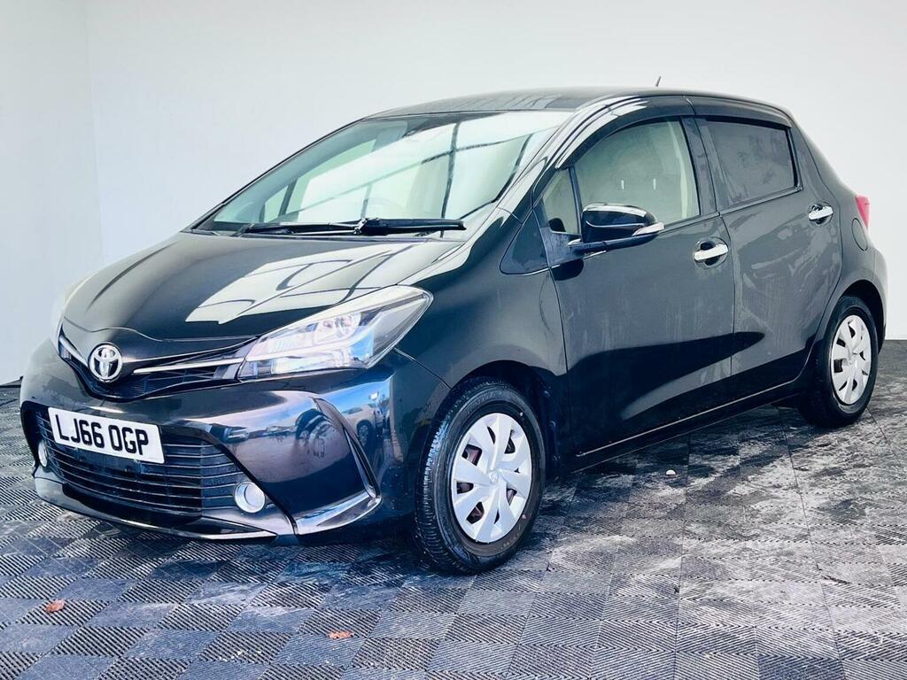 Toyota Yaris 1.33 Dual Vvt-i Icon Multidrive S Euro 6 2016 LJ66OGP Black #3