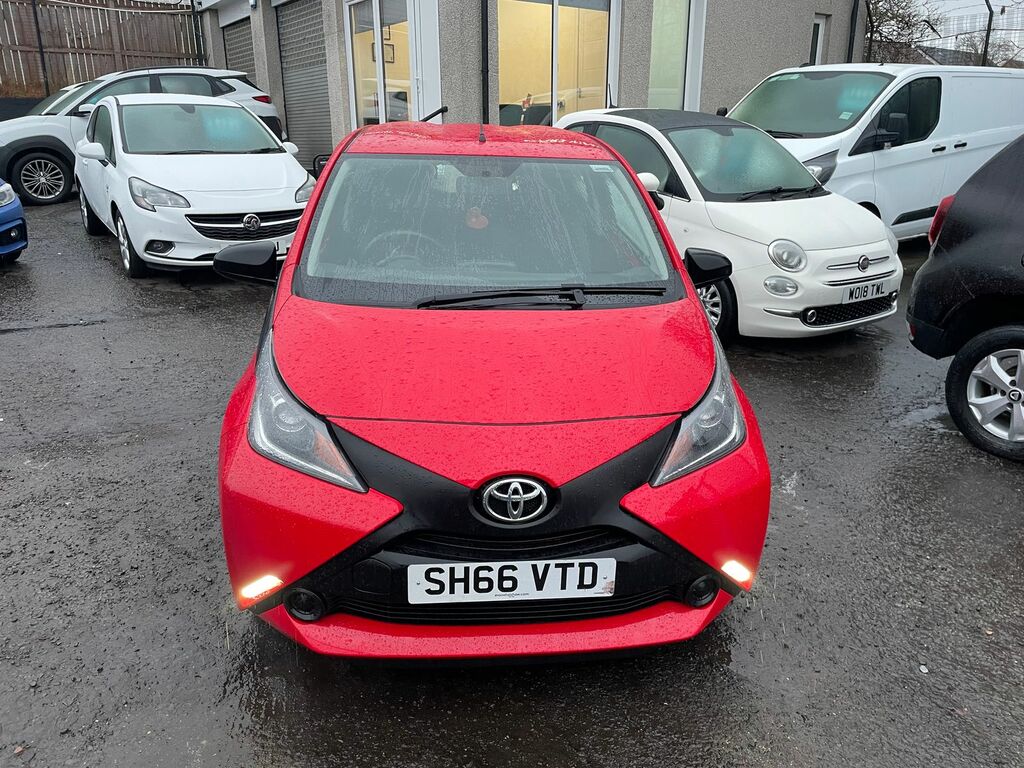 Toyota Aygo Aygo Hatchback SH66VTD Red #2