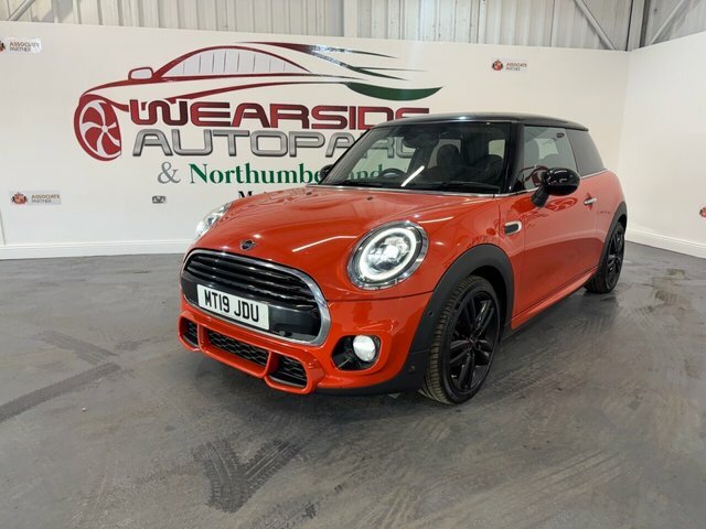 Mini Hatch 1.5 Cooper Sport Hatchback Euro MT19JDU Orange #3