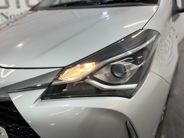 Toyota Yaris 1.5 Vvt-h Icon Tech Hatchback Hybrid E- SK68LGF Silver #5
