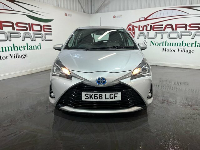 Toyota Yaris 1.5 Vvt-h Icon Tech Hatchback Hybrid E- SK68LGF Silver #2