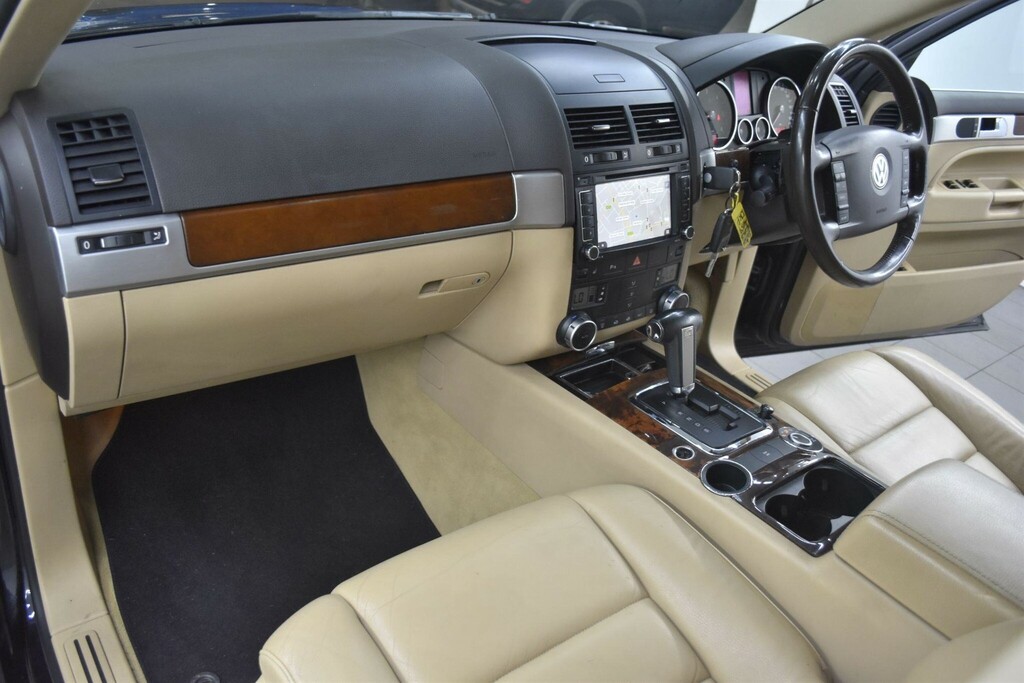 Volkswagen Touareg 2.5 Tdi Dpf Black #3