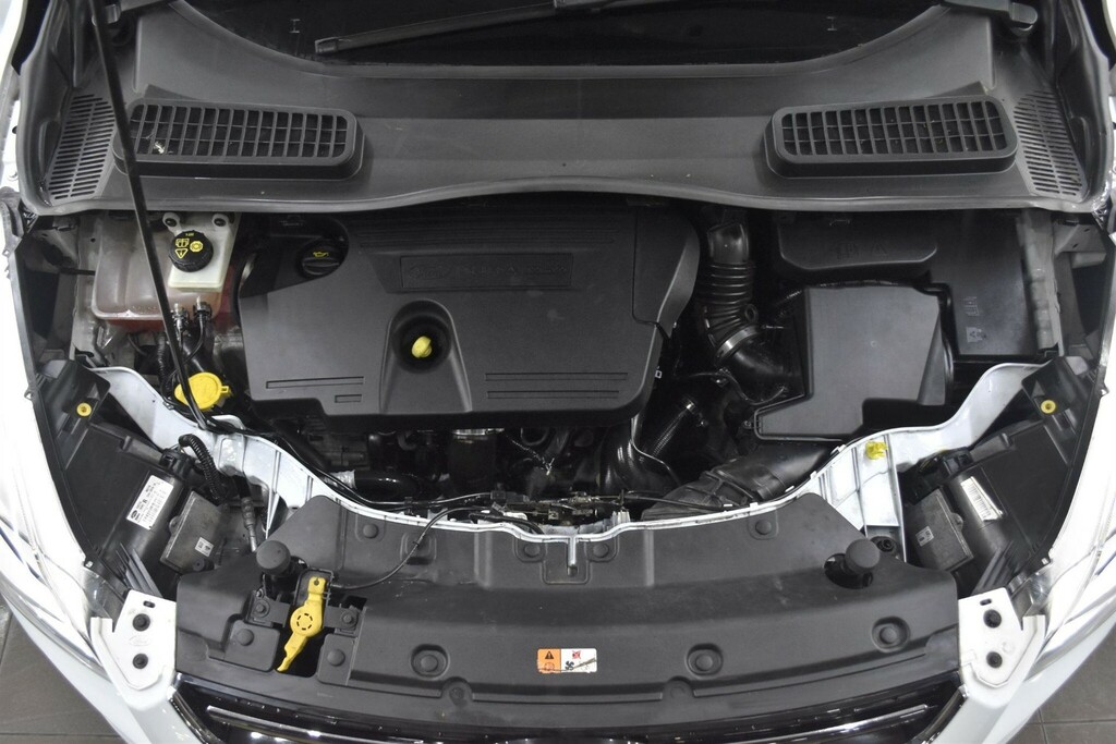 Ford Kuga 2.0 Tdci Titanium X 2Wd Euro 6 Ss DU15RZY White #4