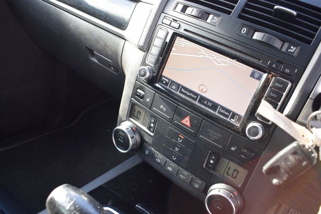 Volkswagen Touareg 3.0 Tdi V6 Dpf Altitude Black #4