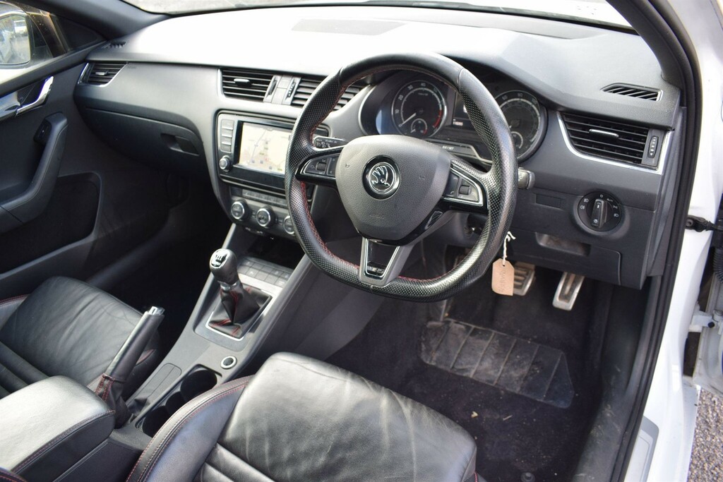 Skoda Octavia 2.0 Tfsi Vrs Euro 6 Ss Snav White #3