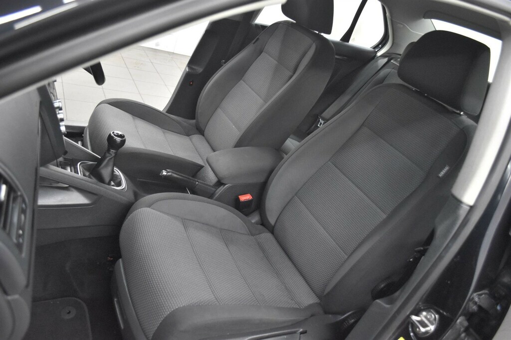 Volkswagen Jetta 2.0Tdi Se Grey #42