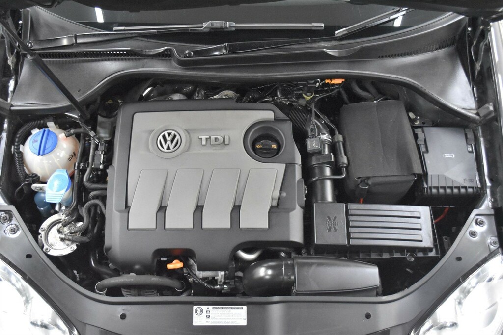 Volkswagen Jetta 1.6 Tdi Se Euro 5 Black #4