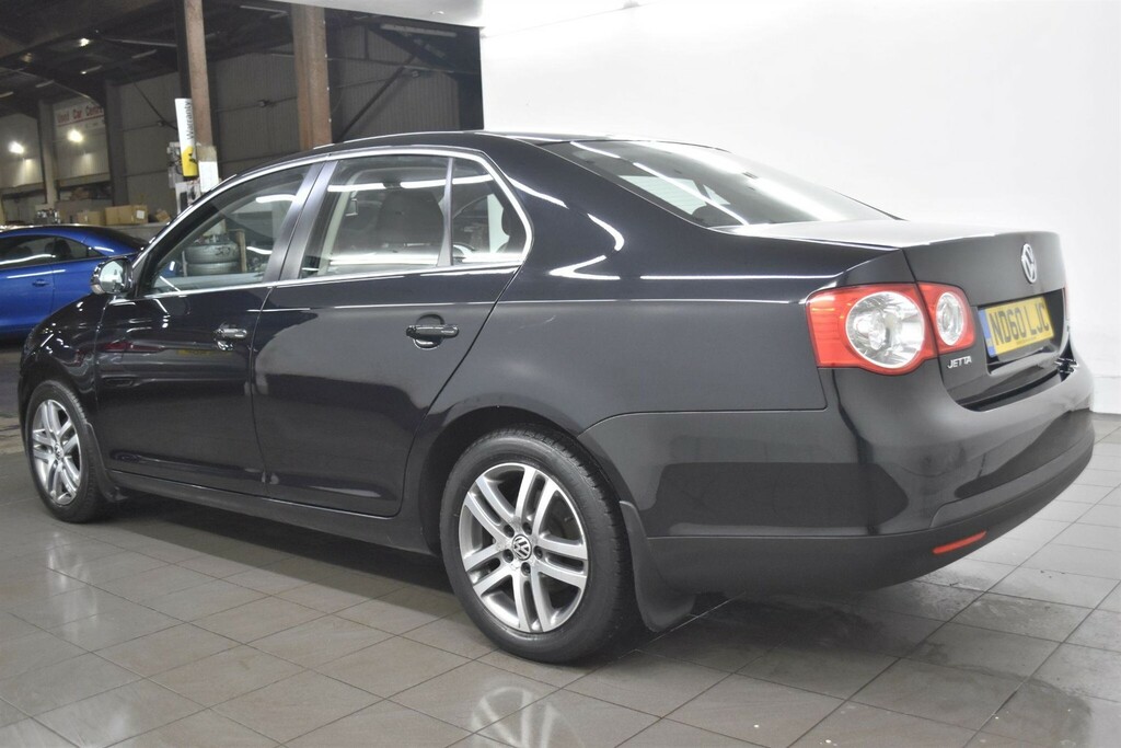 Volkswagen Jetta 2.0Tdi Se Grey #10