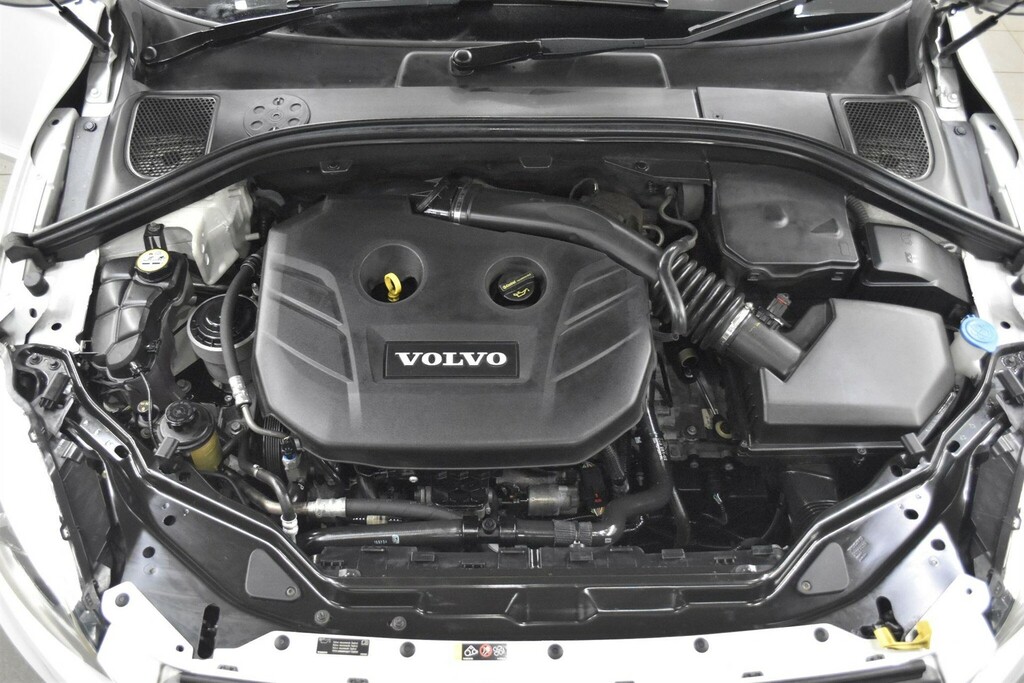 Volvo XC60 2.0 T5 R-design Lux Nav Suv Euro 6 White #4