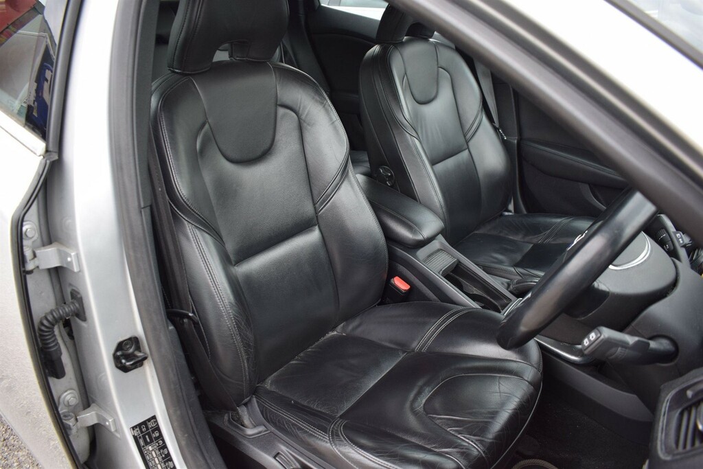 Volvo V40 2.0 D3 Se Lux Nav Geartronic Euro 5 Ss Silver #4
