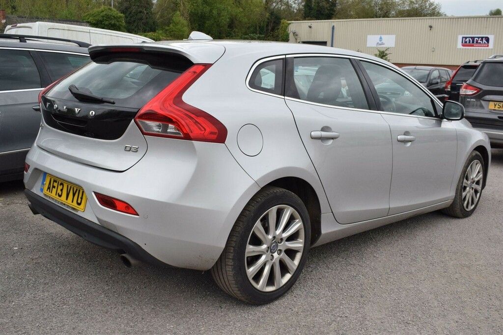 Volvo V40 2.0 D3 Se Lux Nav Geartronic Euro 5 Ss Silver #2