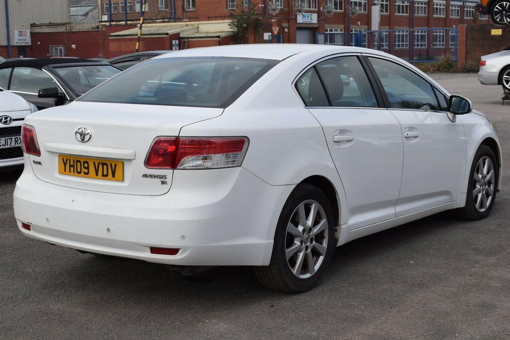 Toyota Avensis 1.8 V-matic Tr Euro 4 White #2
