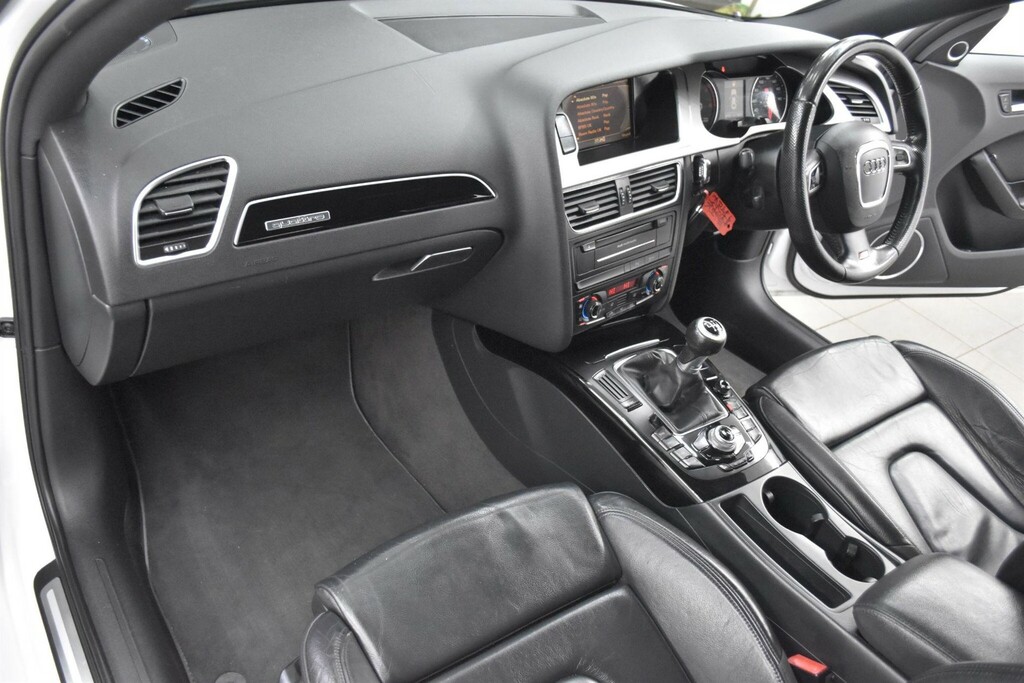 Audi A4 2.0 Tdi Black Edition Quattro Euro 5 Ss White #3