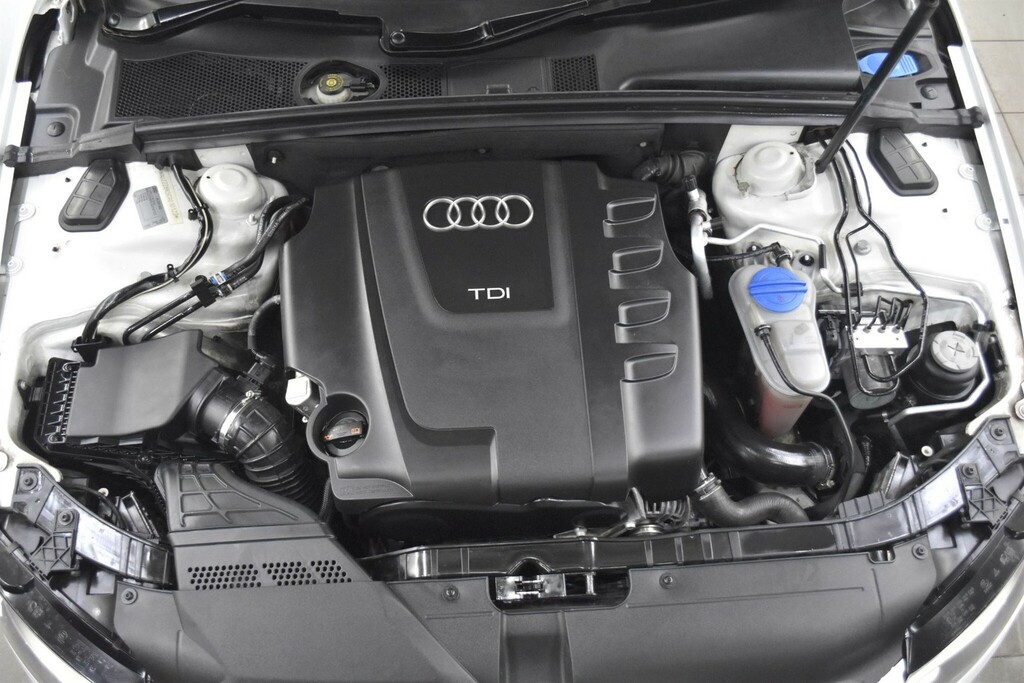 Audi A4 2.0 Tdi Black Edition Quattro Euro 5 Ss White #4