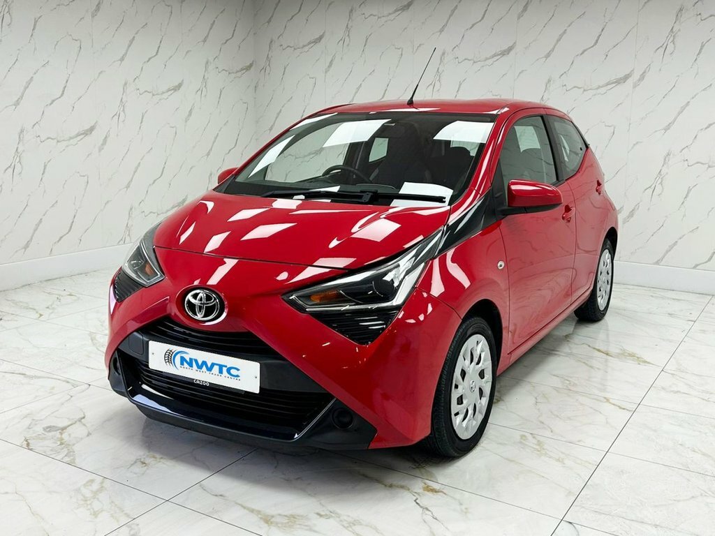 Toyota Aygo 1L X-play DV19BTU Red #5