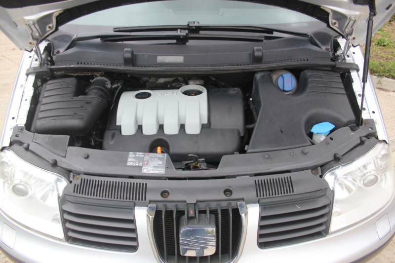 Seat Alhambra Reference Black #12