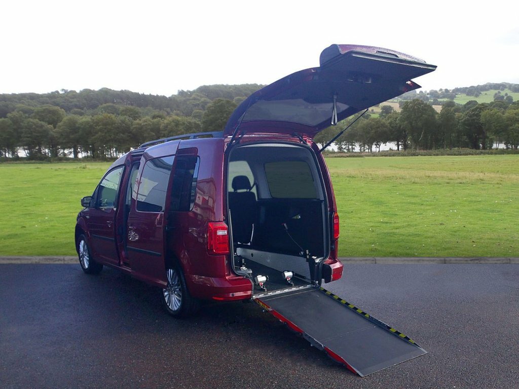 Volkswagen Caddy Maxi Mpv Red #3
