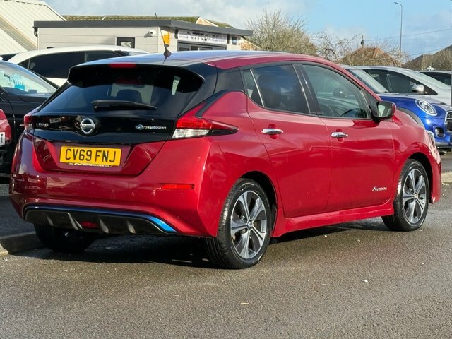 Nissan Leaf Tekna Hatchback CV69FNJ Red #3