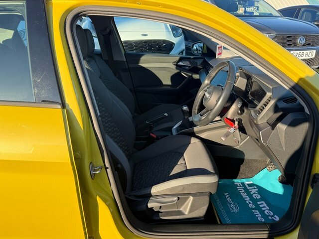 Audi A1 Tfsi 30 Sport Sportback CU22UDZ Yellow #4