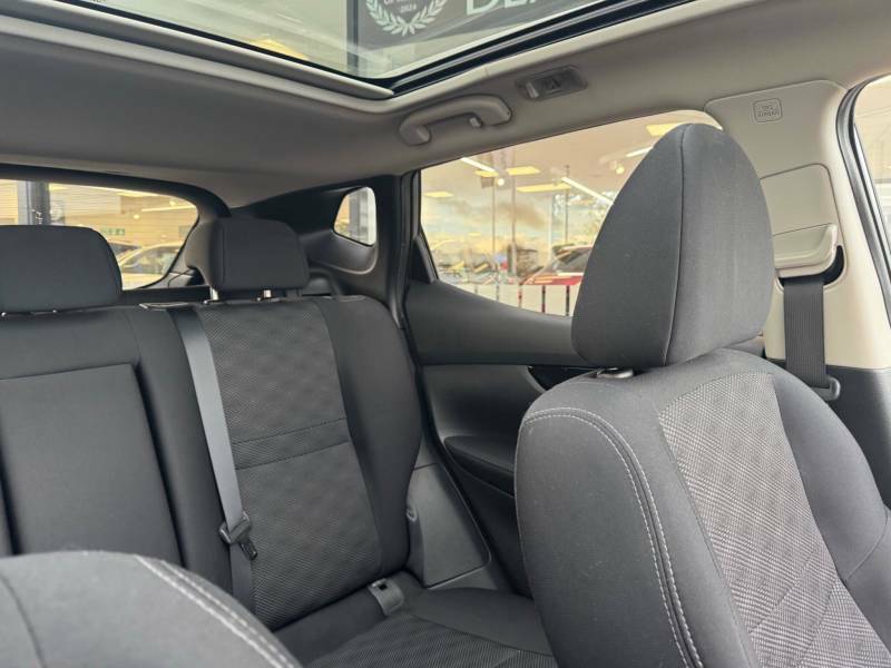 Nissan Qashqai+2 Hatchback Grey #28