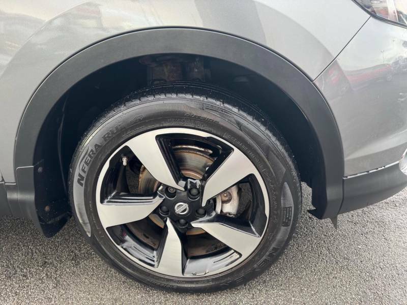 Nissan Qashqai+2 Hatchback Grey #17