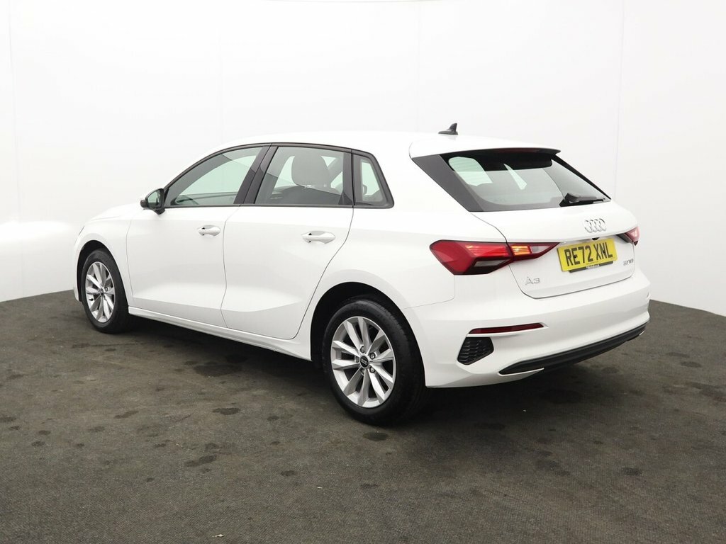 Audi A3 1L Technik RE72XNL White #5