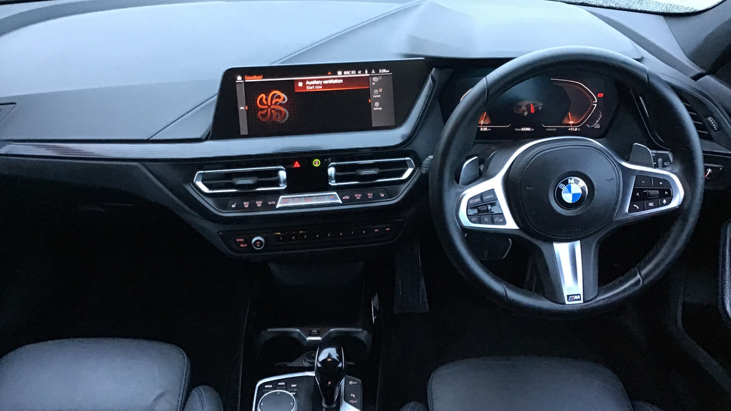 BMW 1 Series Sports WK23UGX Grey #4