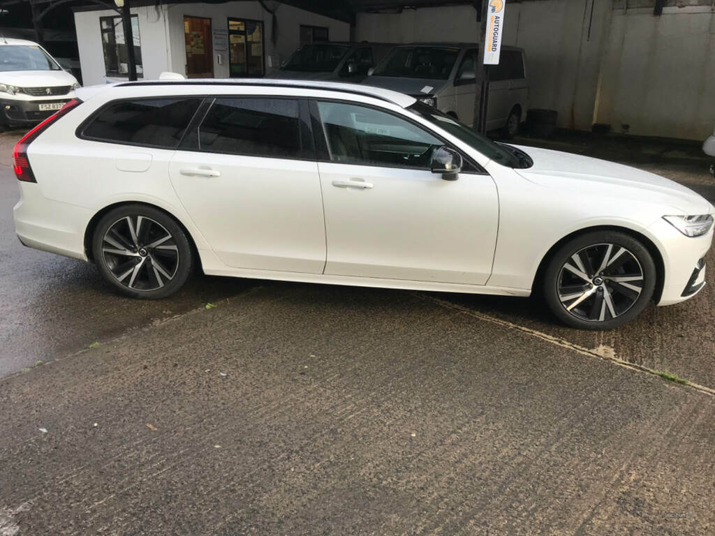 Volvo V90 2.0 B4p R Design KM70UYP White #5