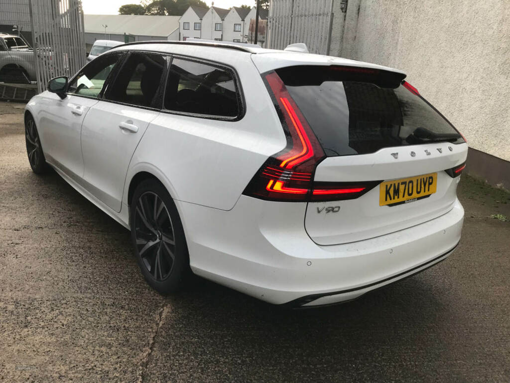 Volvo V90 2.0 B4p R Design KM70UYP White #4