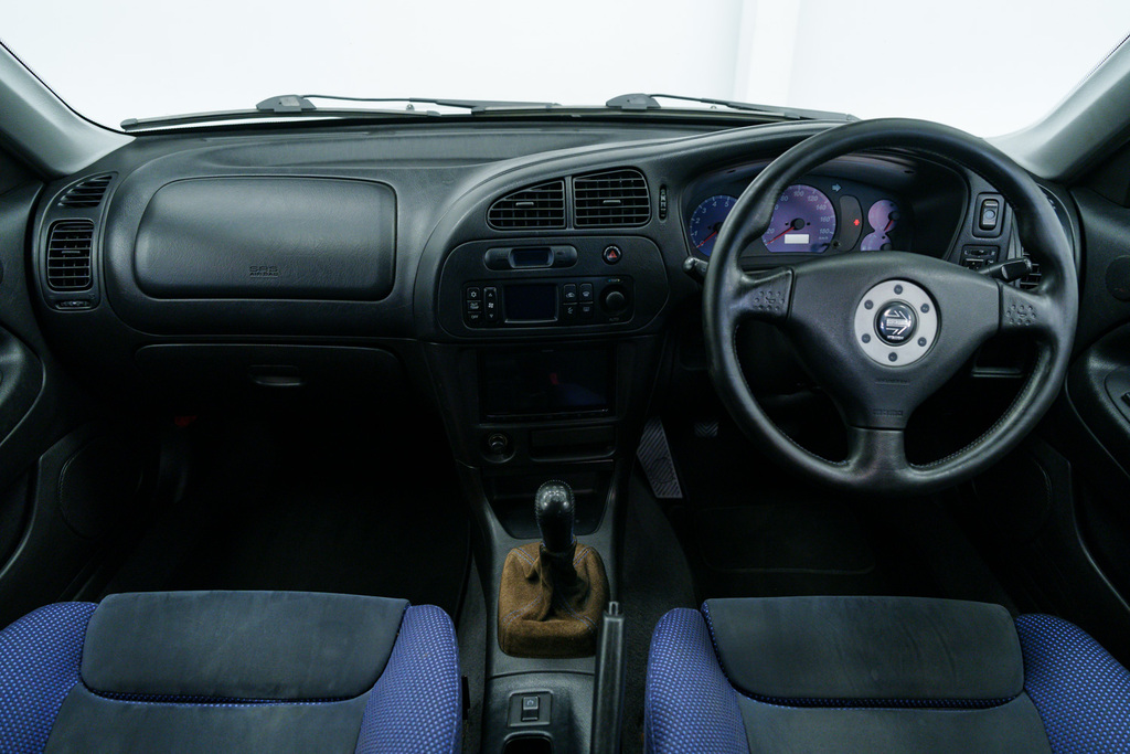 Mitsubishi Lancer Saloon White #42